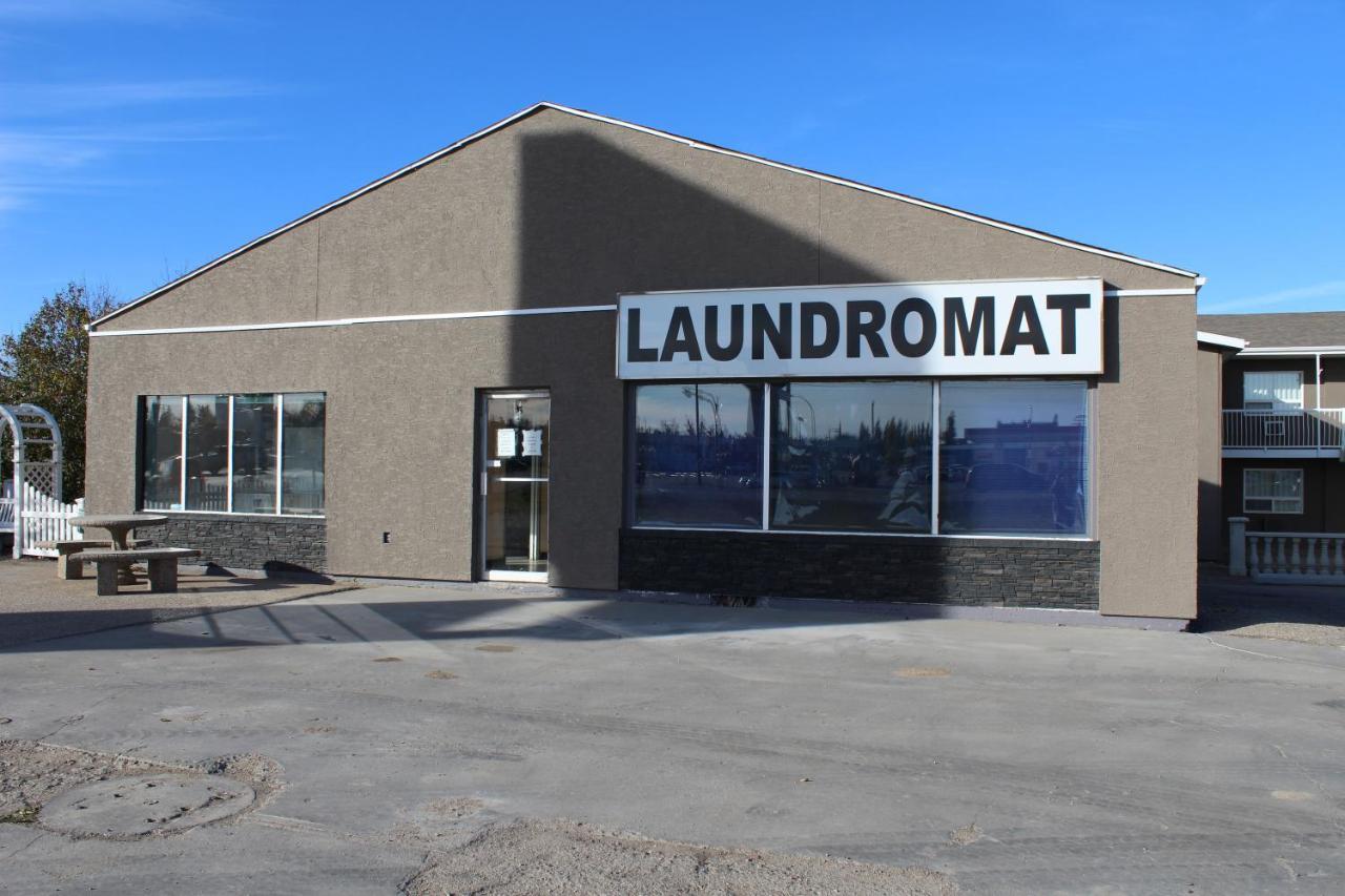 Arbour Ridge Inn & Suites Kindersley Exterior foto